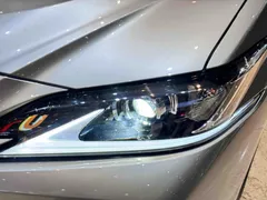 2022 Lexus ES 200 Excellence — фото 11
