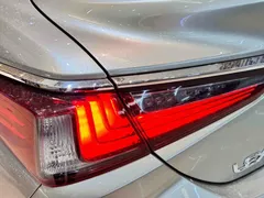 2022 Lexus ES 200 Excellence — фото 12