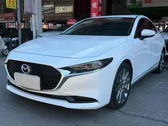 2021 Mazda Mazda3 2.0L AT, белый — фото 1