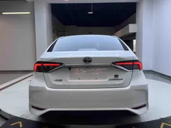 2021 Toyota Corolla 1.5L CVT GR SPORT, белый — фото 5