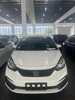 2021 Honda Fit 1.5L CVT, белый — фото 2