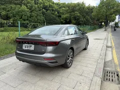 2023 Geely Emgrand 1.5L CVT Luxury Champion 4th Gen — фото 5