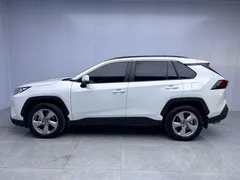 2021 Toyota RAV4 2.0L CVT 4WD Fashion Plus, белый — фото 3