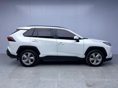 2021 Toyota RAV4 2.0L CVT 4WD Fashion Plus, белый — фото 7