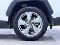 2021 Toyota RAV4 2.0L CVT 4WD Fashion Plus, белый — фото 15