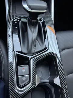 2022 Geely Emgrand 4th Gen 1.5L CVT Premium — фото 21