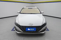 2022 Hyundai Elantra 1.5L CVT LUX Premium, белый — фото 2
