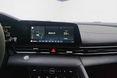 2022 Hyundai Elantra 1.5L CVT LUX Premium, белый — фото 14