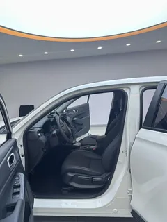 2023 Honda Vezel 1.5L CVT Tech, белый — фото 12