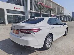 2023 Toyota Camry 2.0G Luxury, белый — фото 5
