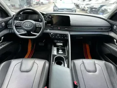 2023 Hyundai Elantra 1.5L CVT LUX Premium, белый — фото 7
