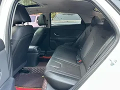 2023 Hyundai Elantra 1.5L CVT LUX Premium, белый — фото 9