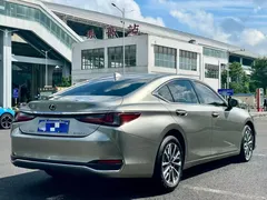 2022 Lexus ES 200 Excellence — фото 7