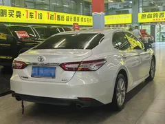 2021 Toyota Camry 2.0G Luxury, белый — фото 7