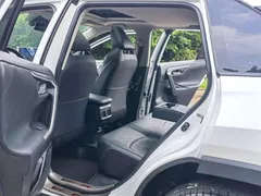 2022 Toyota Wildlander 2.0L 4WD Luxury, белый — фото 10