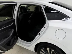 2022 Changan Eado 1.6L GDI MT Luxury, белый — фото 12