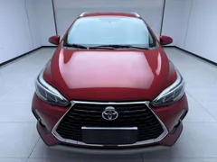 2022 Toyota Yaris L Zhixuan X 1.5L CVT Luxury Plus, красный — фото 2