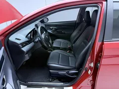 2022 Toyota Yaris L Zhixuan X 1.5L CVT Luxury Plus, красный — фото 15