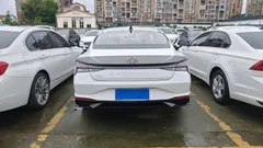 2022 Hyundai Elantra 1.5L CVT LUX Premium, белый — фото 9