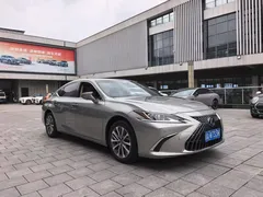 2022 Lexus ES 200 Excellence — фото 3