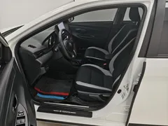 2022 Toyota Yaris L Zhixuan X 1.5L CVT Leading Plus, белый — фото 12