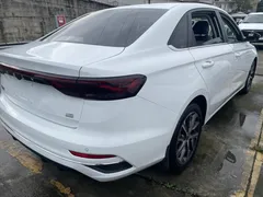 2022 Geely Emgrand 4th Gen 1.5L CVT Flagship, белый — фото 13