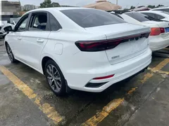 2022 Geely Emgrand 4th Gen 1.5L CVT Flagship, белый — фото 14