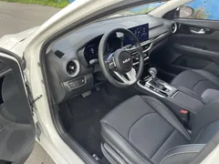 2021 Kia Cerato 1.5L IVT Fashion, белый — фото 4