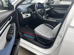2022 Geely Emgrand 4th Gen 1.5L CVT Flagship, белый — фото 5