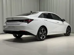 2022 Hyundai Elantra 1.5L CVT LUX Premium, белый — фото 6