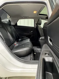 2022 Hyundai Elantra 1.5L CVT LUX Premium, белый — фото 8