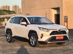 2022 Toyota RAV4 2.0L CVT 2WD Fashion Plus, белый — фото 3