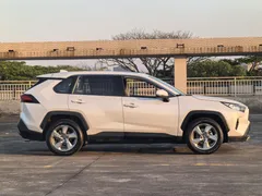 2022 Toyota RAV4 2.0L CVT 2WD Fashion Plus, белый — фото 4