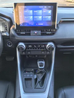2022 Toyota RAV4 2.0L CVT 2WD Fashion Plus, белый — фото 11