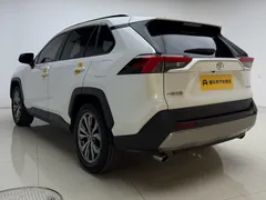 2023 Toyota RAV4 2.0L CVT 2WD Fashion Plus, белый — фото 5