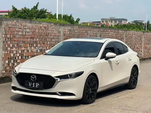 2023 Mazda Mazda3 2.0L AT