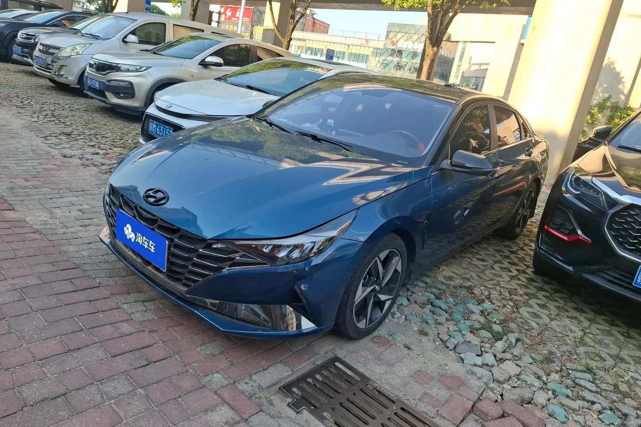 2021 Hyundai Elantra 1.5L CVT LUX Premium