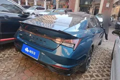 2021 Hyundai Elantra 1.5L CVT LUX Premium, синий — фото 9