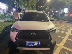 2022 Toyota Corolla Cross 2.0L Luxury, белый — фото 2