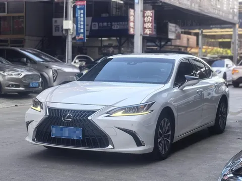 2021 Lexus ES 200 Excellence