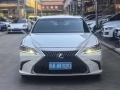 2021 Lexus ES 200 Excellence, белый — фото 2