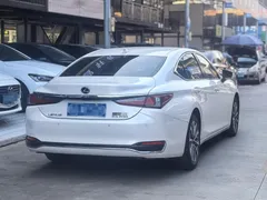 2021 Lexus ES 200 Excellence, белый — фото 4