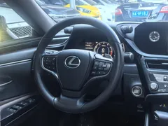 2021 Lexus ES 200 Excellence, белый — фото 8