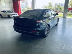 2022 Geely Emgrand 4th Gen 1.5L CVT Luxury, чёрный — фото 9