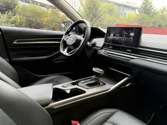 2022 Geely Emgrand 4th Gen 1.5L CVT Luxury, белый — фото 12