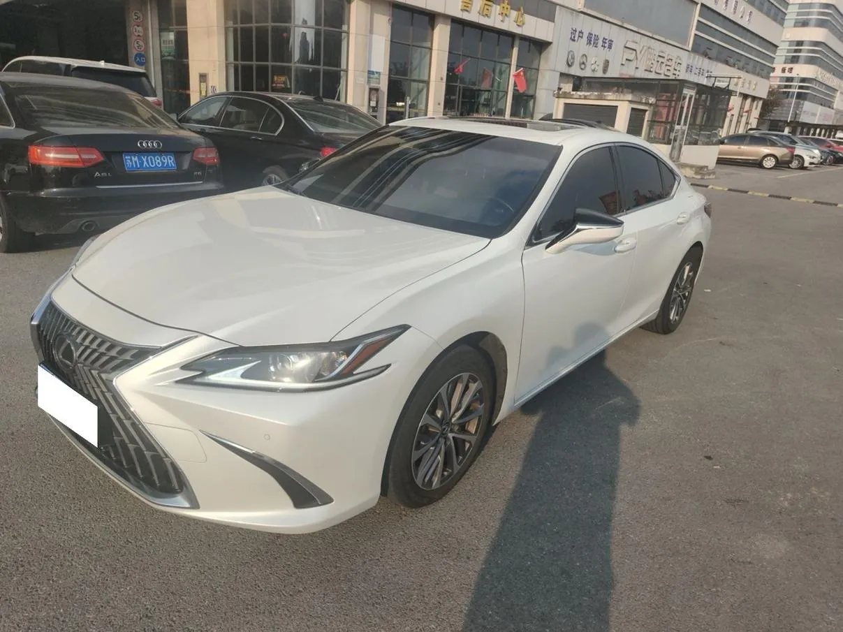 2022 Lexus ES 200 Excellence