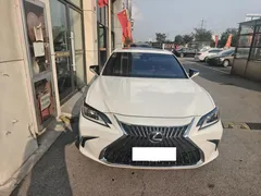 2022 Lexus ES 200 Excellence, белый — фото 4