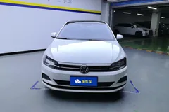 2021 Volkswagen Polo Plus 1.5L AT Colorful Tech, белый — фото 3