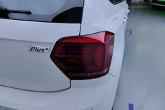 2021 Volkswagen Polo Plus 1.5L AT Colorful Tech, белый — фото 8