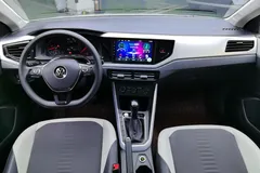 2021 Volkswagen Polo Plus 1.5L AT Colorful Tech, белый — фото 14